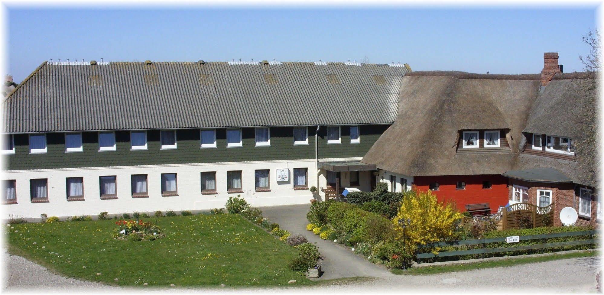 Ferienwohnungen Im Hotel Garni Zur Post Utersum Екстериор снимка